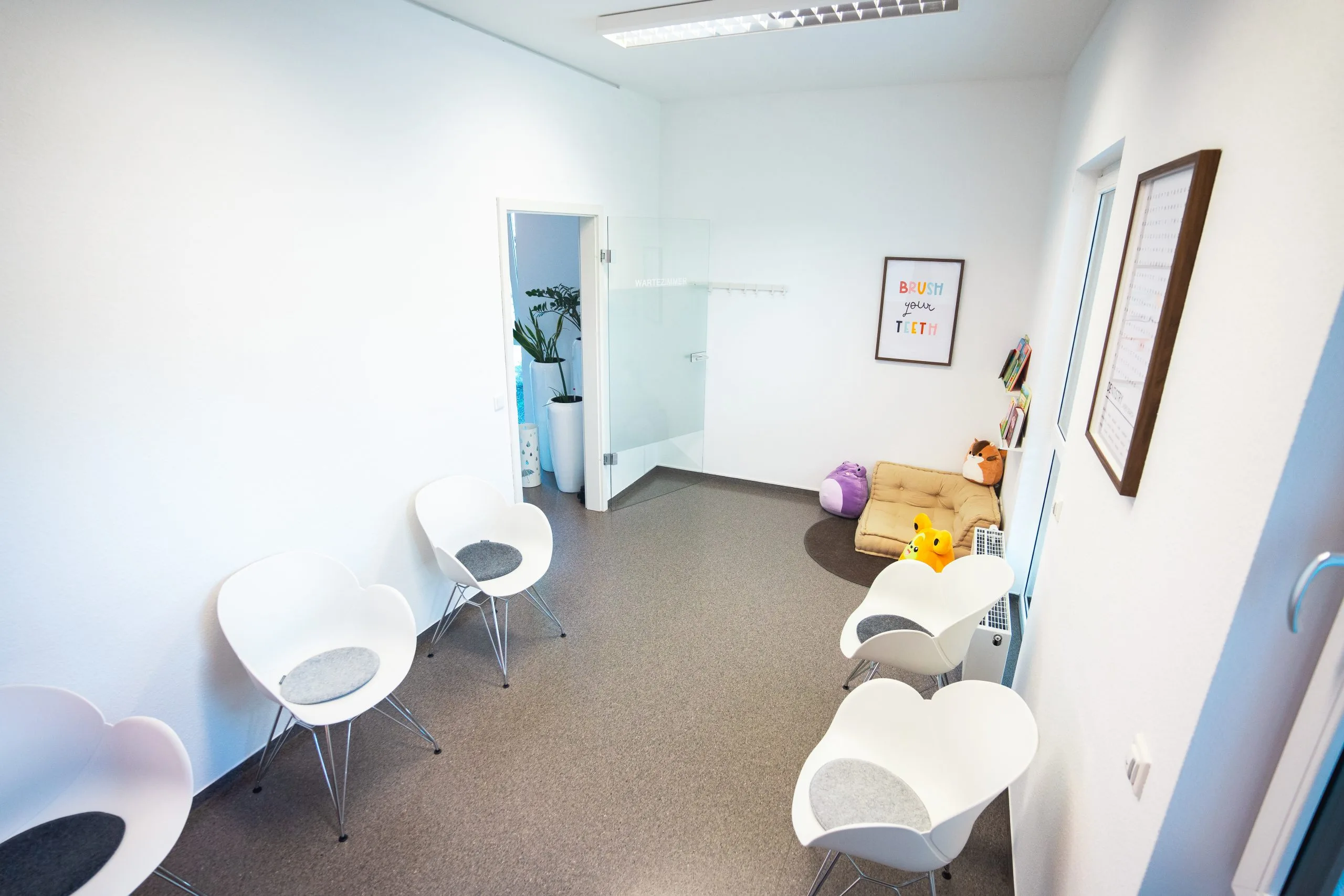 Gute Mundhygiene und regelmäßige Vorsorge sichern das Ergebnis einer Wurzelbehandlung für Patienten aus Mörfelden-Walldorf